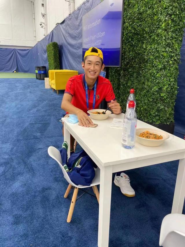 开云在线-张奔斗：1000米跑，9岁时的商竣程为何连跑了三趟？